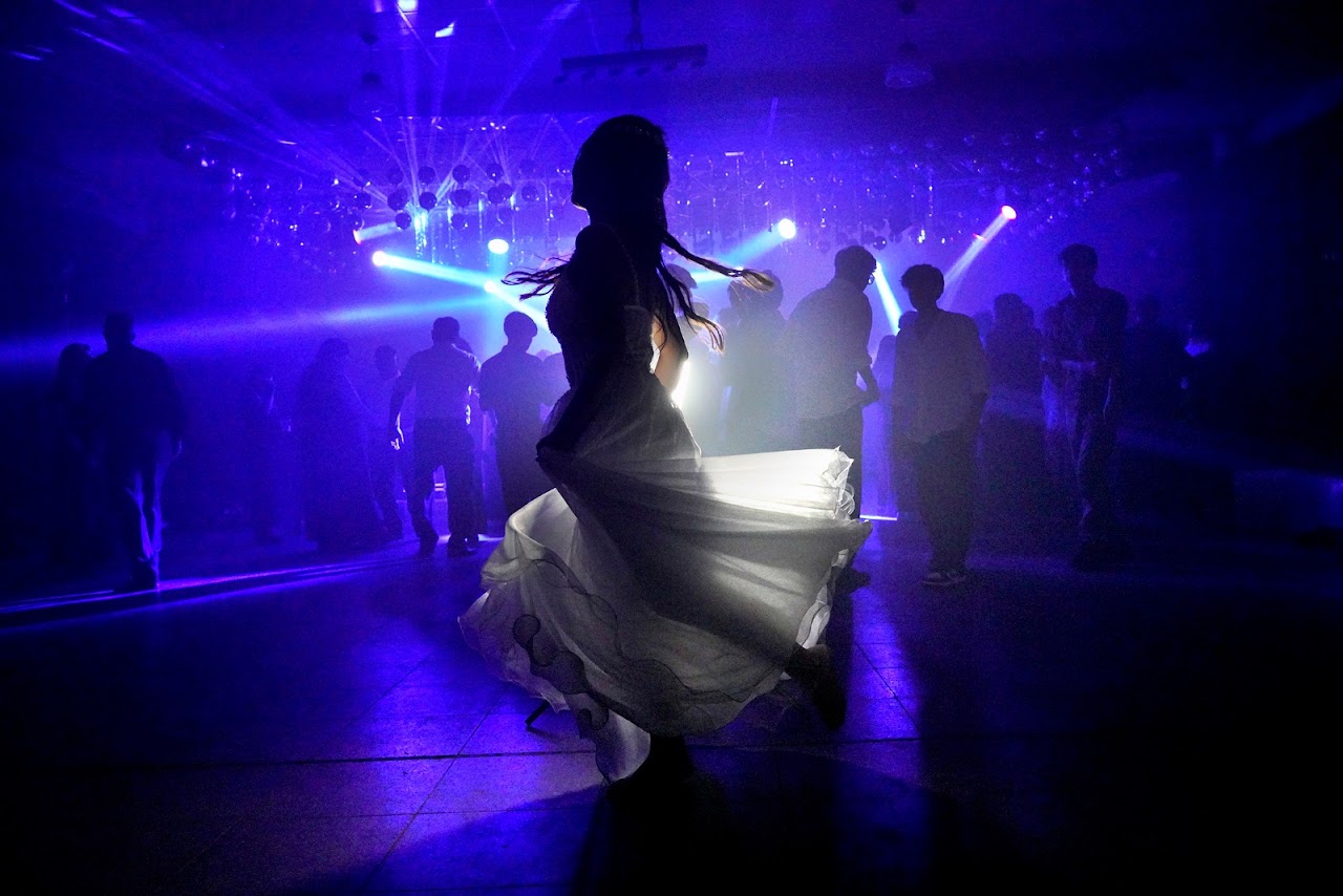 Fiesta y pista de baile con cotillón